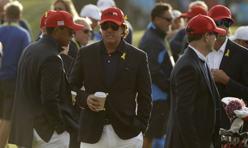 Tiger Woods and Phil Mickelson